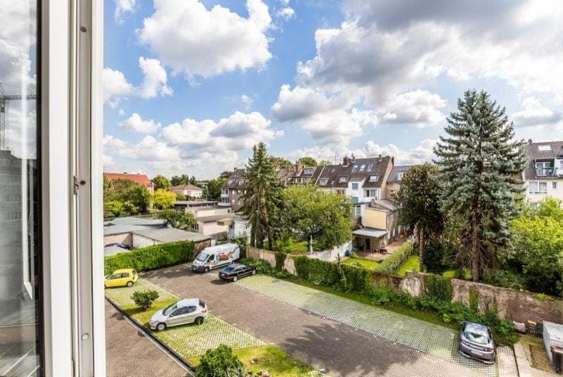 Neighbourhood, Street view