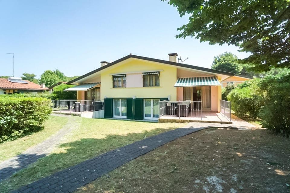 Facade/entrance, Garden, Garden view, Garden view