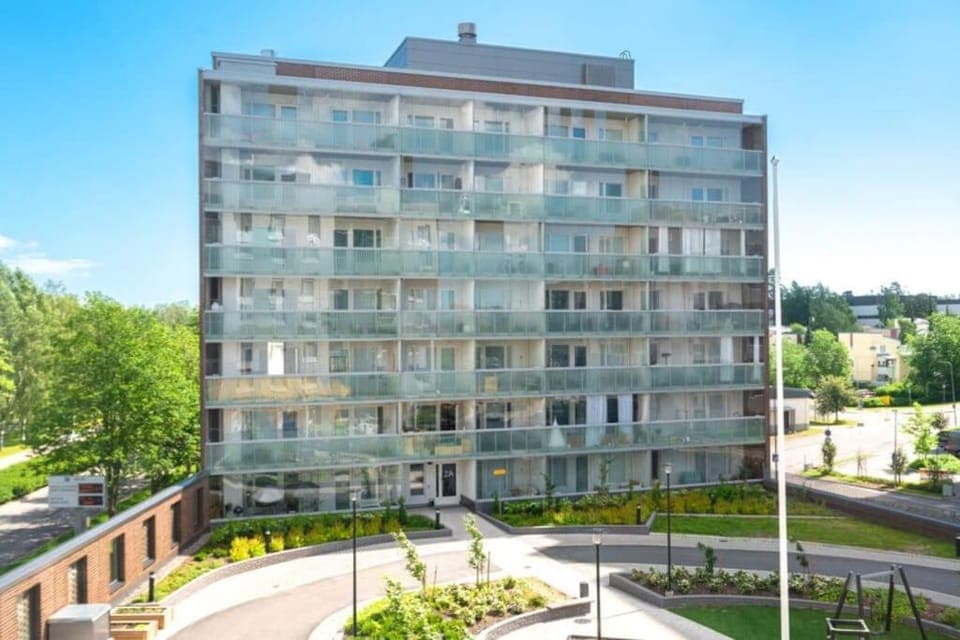 Property building, Day