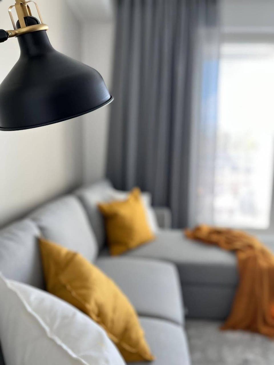 TV and multimedia, Living room, Photo of the whole room, Seating area, Bedroom