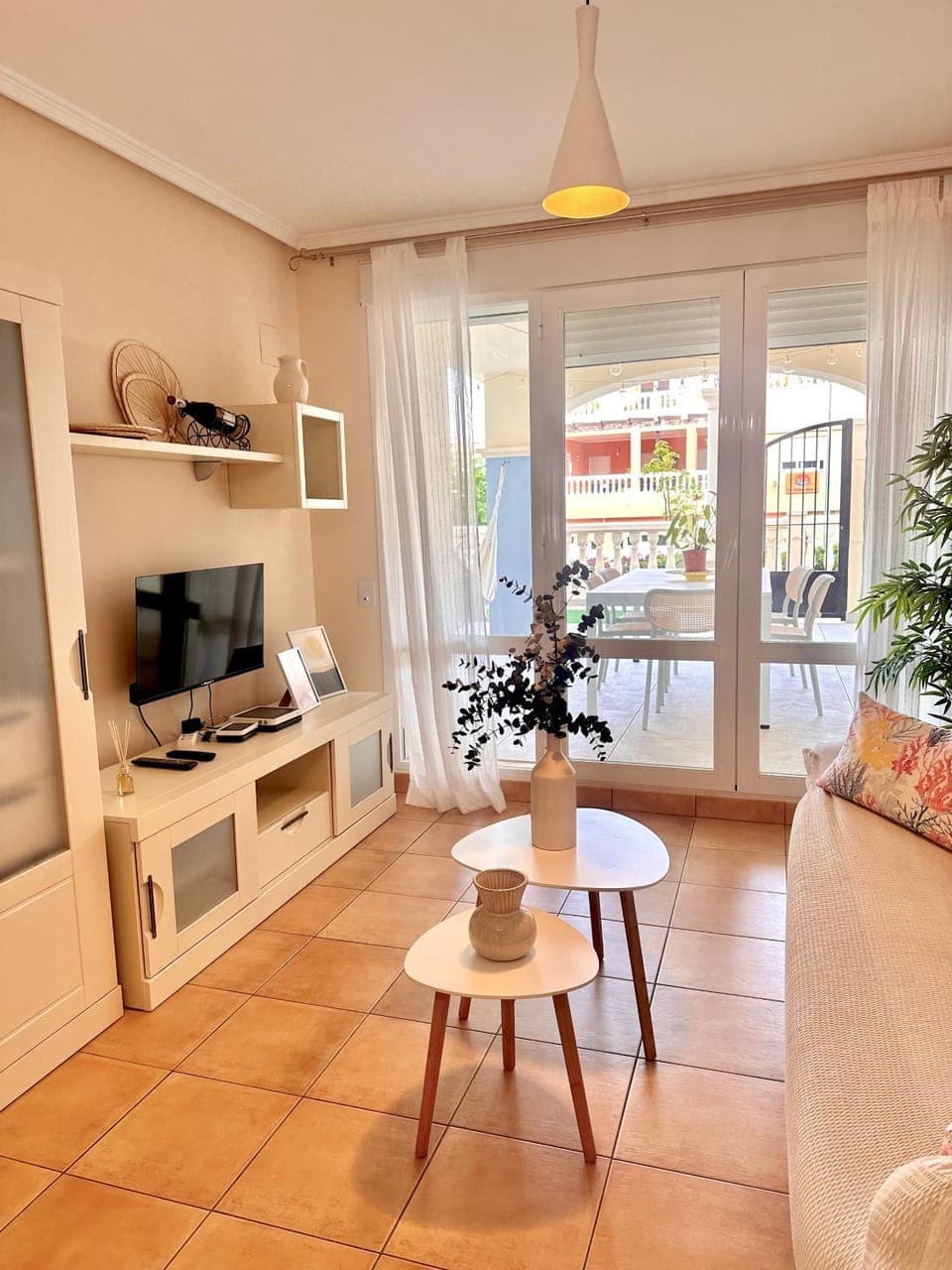 TV and multimedia, Dining area