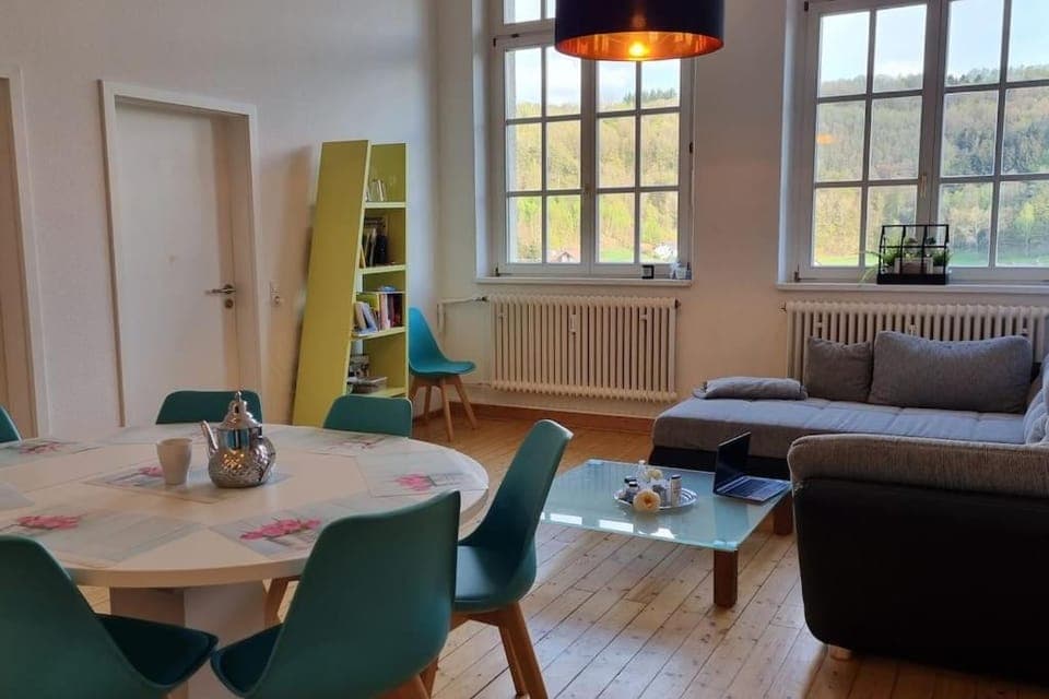 Living room, Seating area