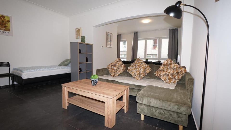 Bed, Photo of the whole room, Seating area