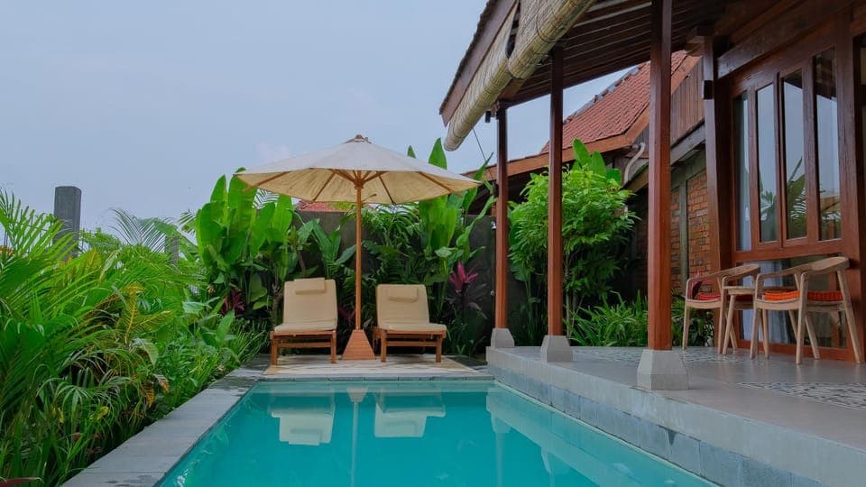 Patio, Garden view, Pool view, Swimming pool, sunbed