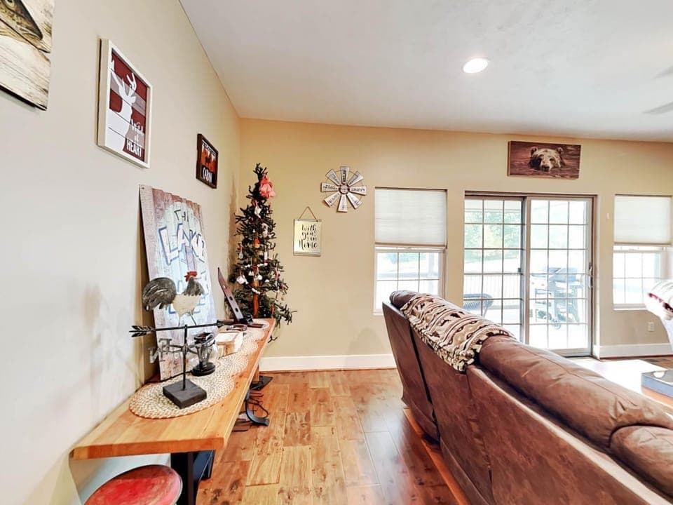 BlueBeary Retreat House in McHenry