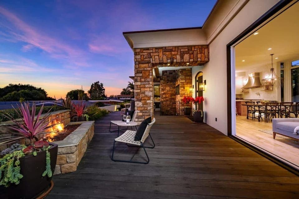 Property building, Patio, Day, Night, Natural landscape, Garden, View (from property/room), Balcony/Terrace, Living room, Seating area, Garden view