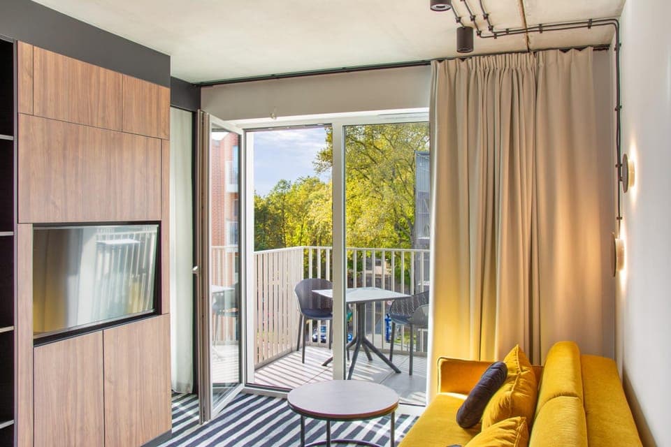 TV and multimedia, Balcony/Terrace, Living room, Seating area