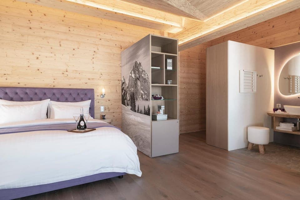 Bed, Photo of the whole room