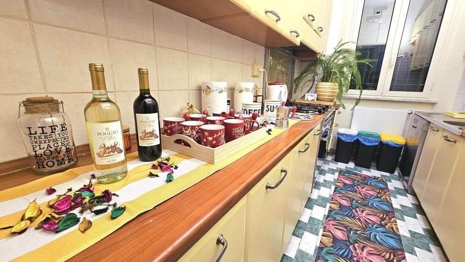 Kitchen or kitchenette