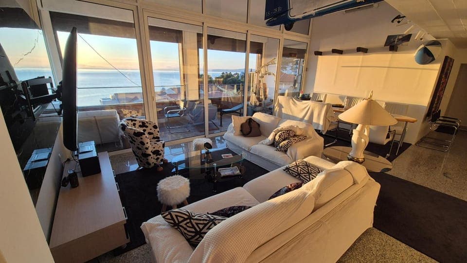 TV and multimedia, Living room, Seating area