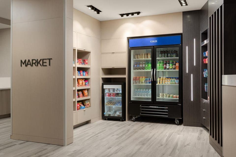 Restaurant/places to eat, Food