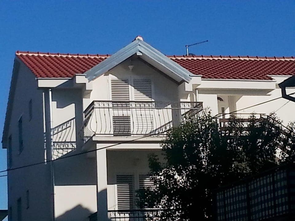 Decorative detail, On site