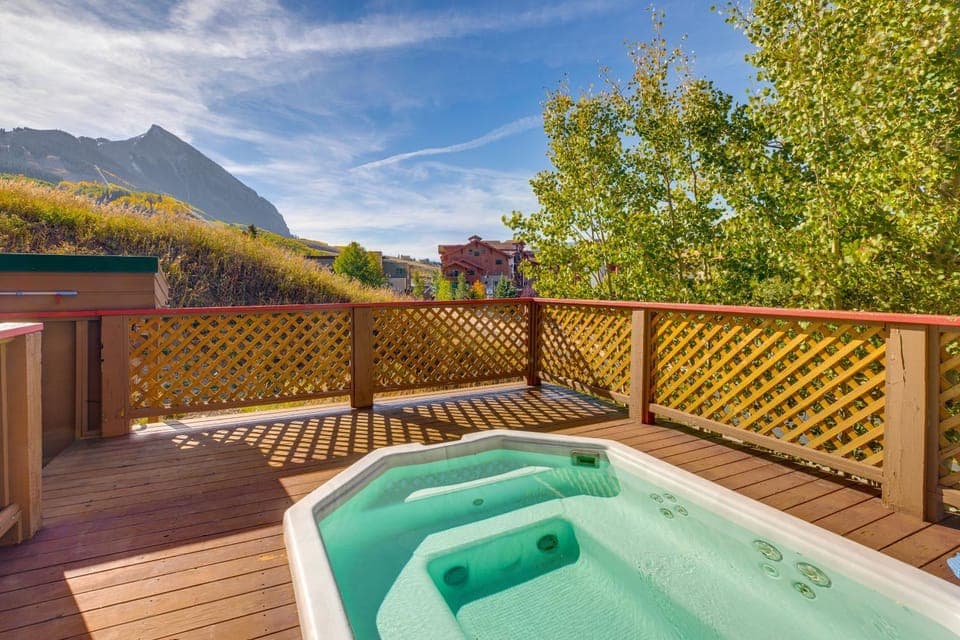 Walk to Lift: Mtn-View Crested Butte Condo w/ Loft House in Colorado