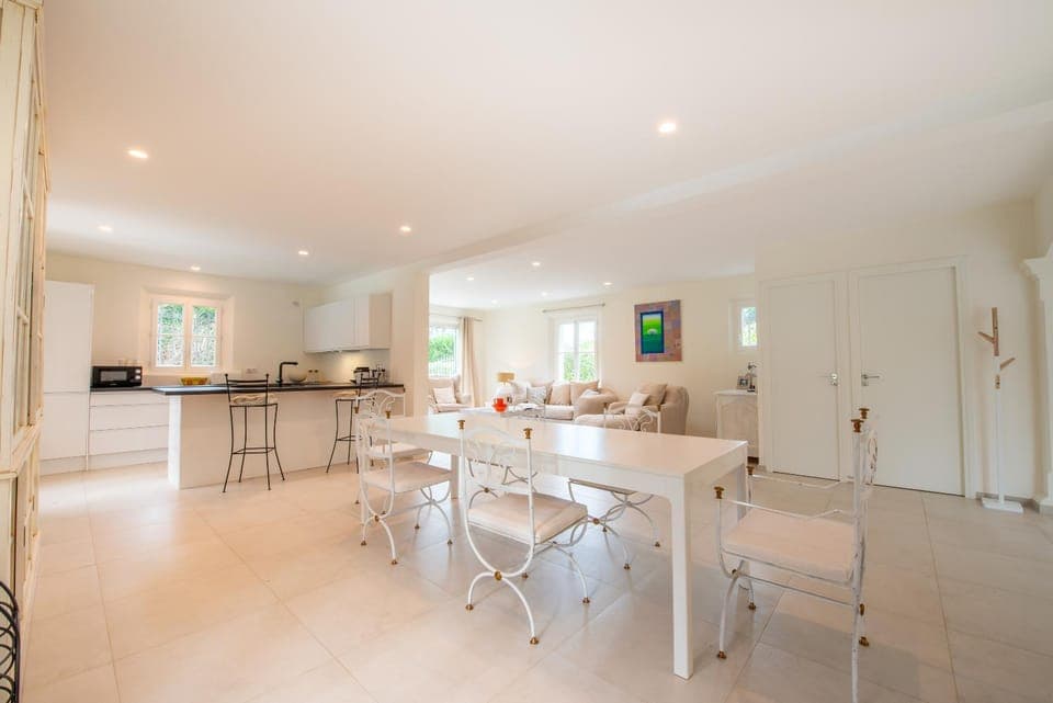 Living room, Dining area, kitchen