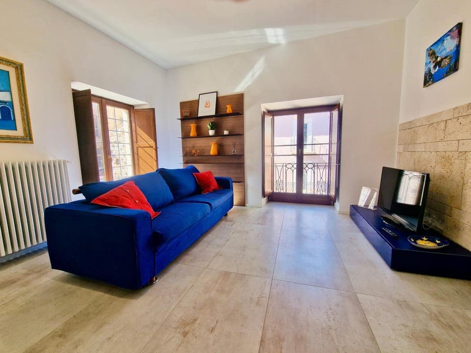 Living room, Seating area, Evening entertainment