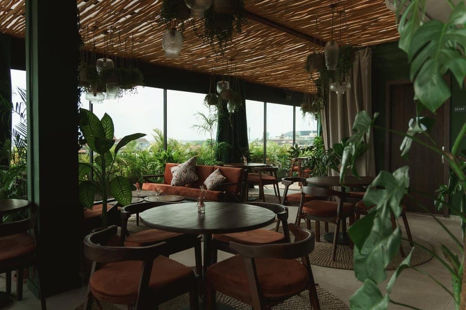 Patio, Restaurant/places to eat, Day, Balcony/Terrace