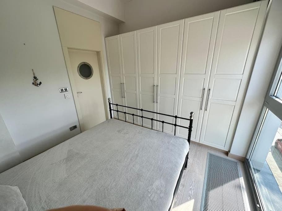 Bed, Photo of the whole room, Bedroom, wardrobe