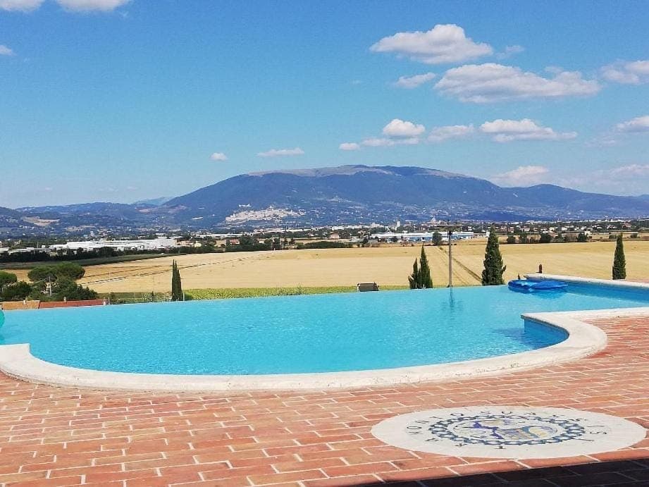 Nearby landmark, Day, Natural landscape, Mountain view, Pool view, Swimming pool