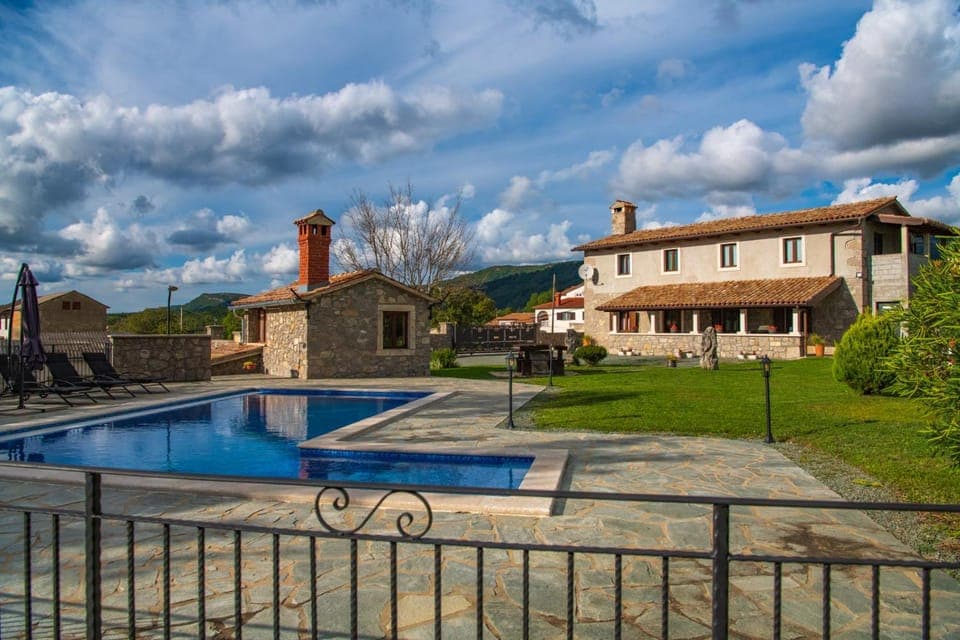 Facade/entrance, Pool view, Swimming pool, Inner courtyard view, Parking