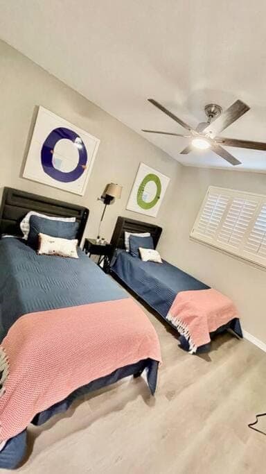 Bed, Photo of the whole room, Bedroom