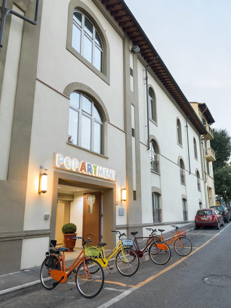 Facade/entrance, Area and facilities