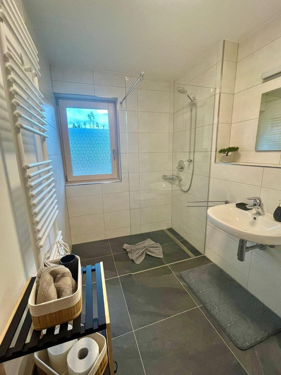 Shower, Bathroom, towels