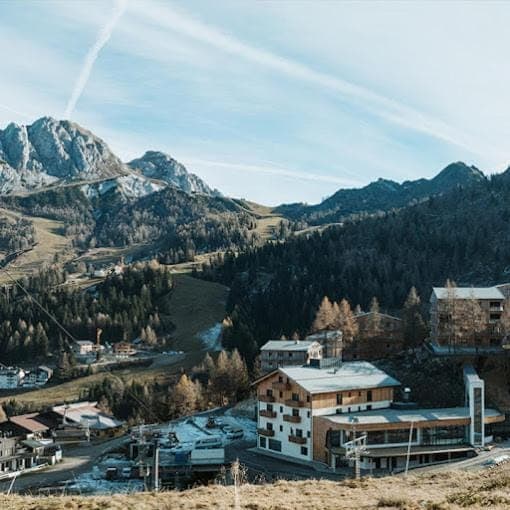 Property building, Restaurant/places to eat, Natural landscape, Mountain view