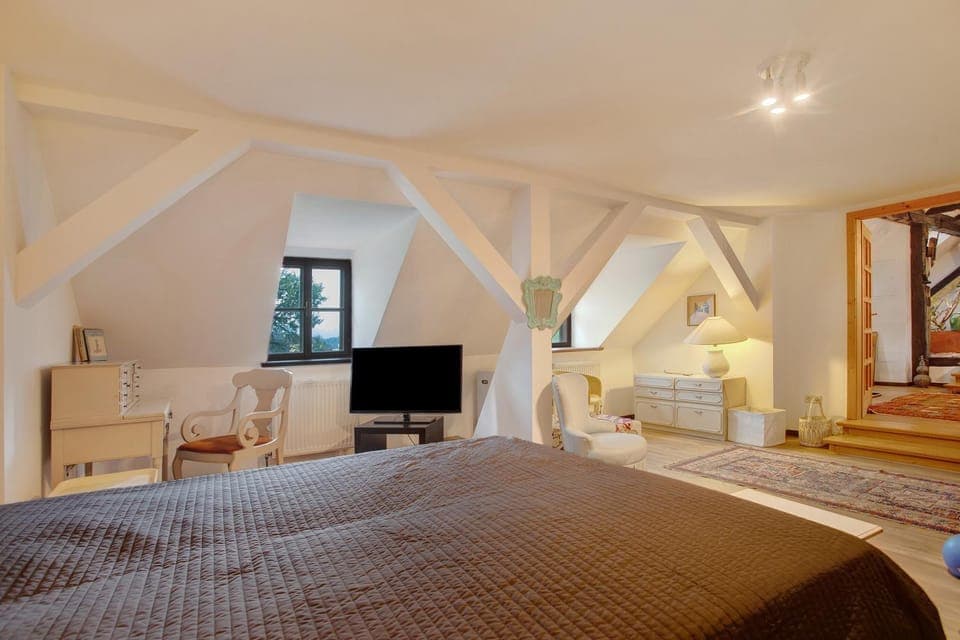 Property building, Living room, Bedroom