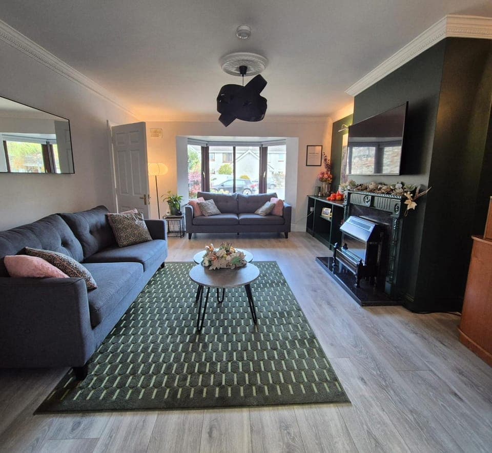 TV and multimedia, Living room, Seating area