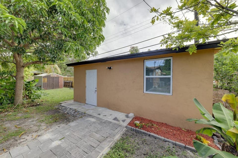 Pet-Friendly Fort Lauderdale Home: 8 Mi to Beach! House in North Lauderdale