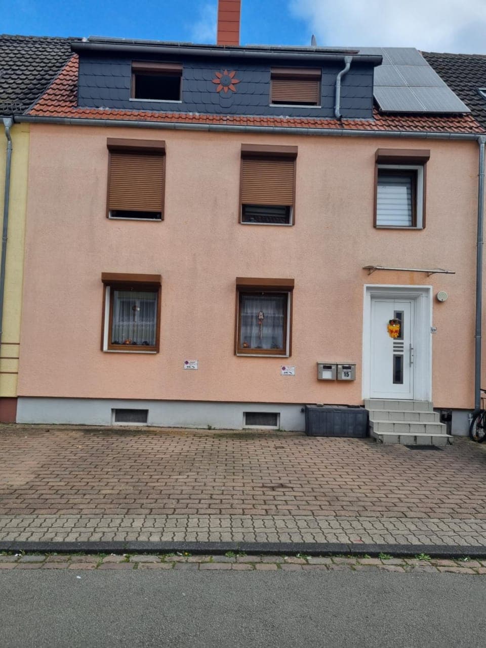 Property building, Street view