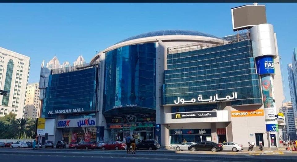 Property building, Restaurant/places to eat, On-site shops, City view, Supermarket/grocery shop, Shopping Area, Location, Parking