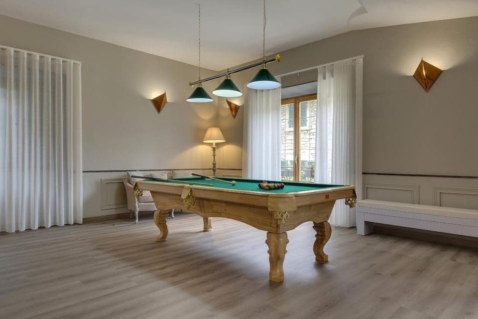 Communal lounge/ TV room, Billiard, Living room