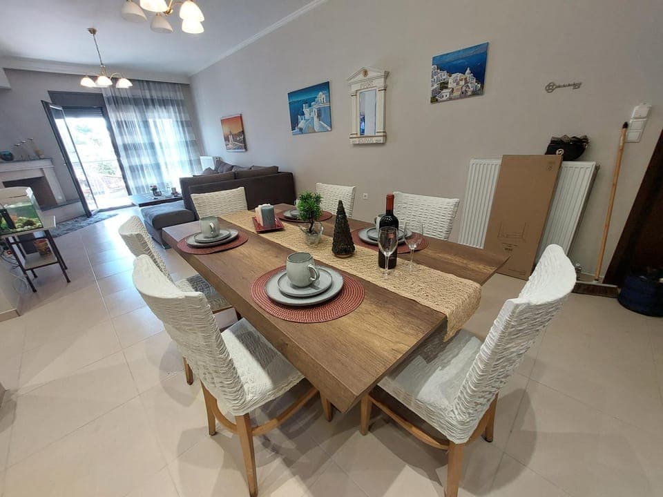 Seating area, Dining area