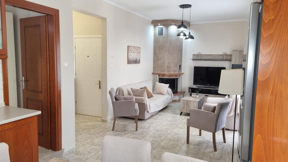 TV and multimedia, Kitchen or kitchenette, Living room, Dining area