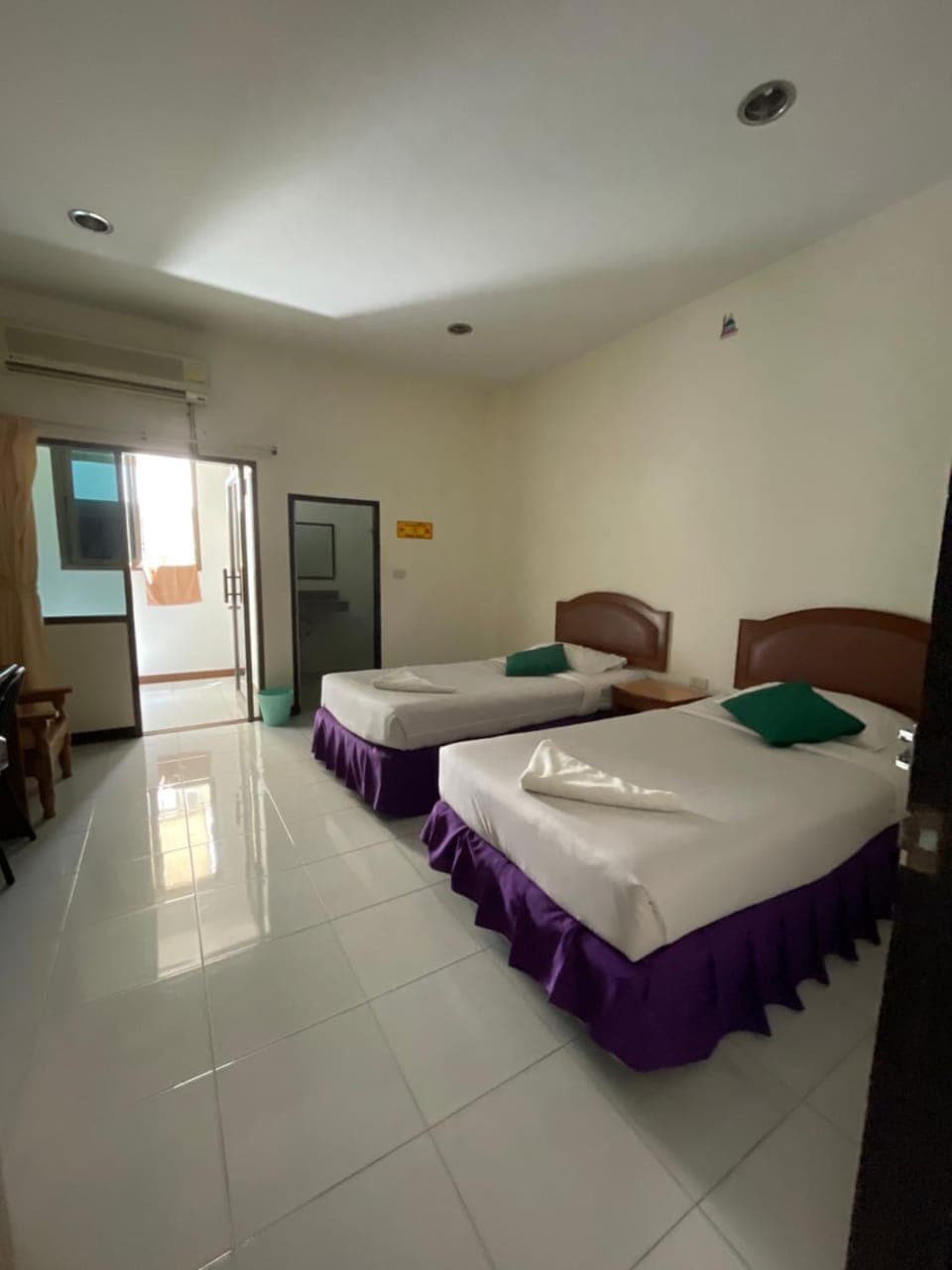 Photo of the whole room, Bedroom, towels