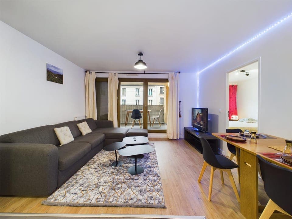 Communal lounge/ TV room, Dining area