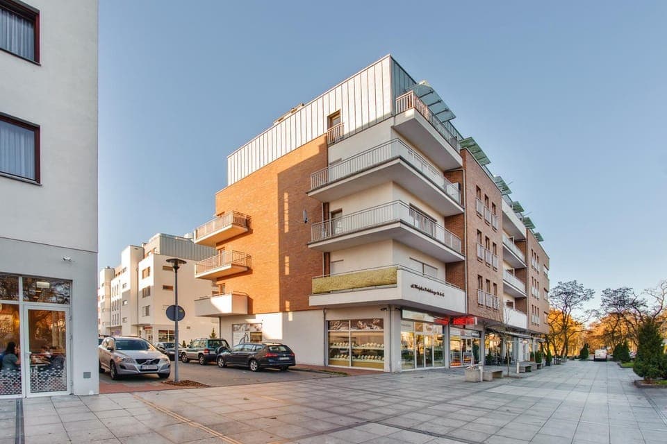 Property building, Facade/entrance