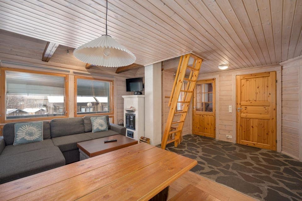 Living room, Seating area, fireplace
