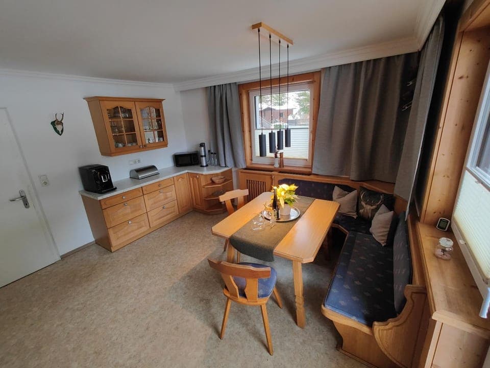 TV and multimedia, Kitchen or kitchenette, Seating area, Dining area, kitchen