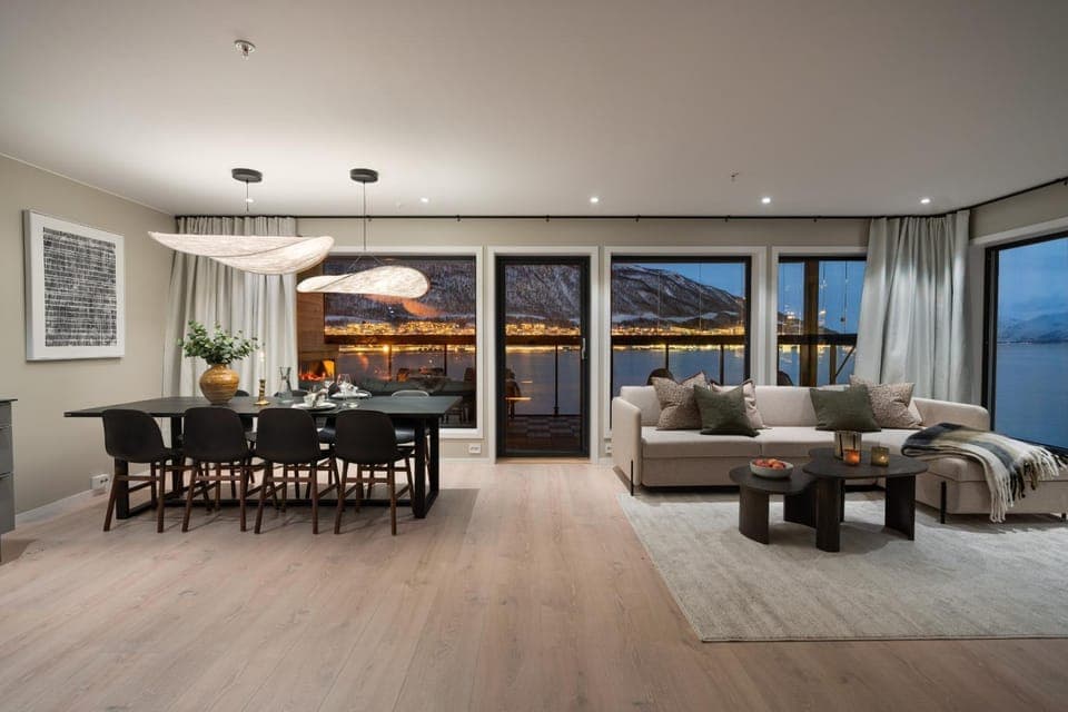 Living room, Seating area, Dining area, Sea view