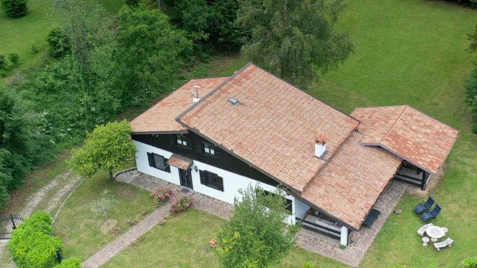 Property building, Natural landscape, Bird's eye view, Garden, Garden view