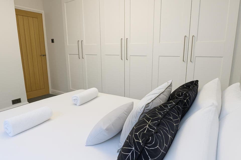 Bed, Bedroom, wardrobe