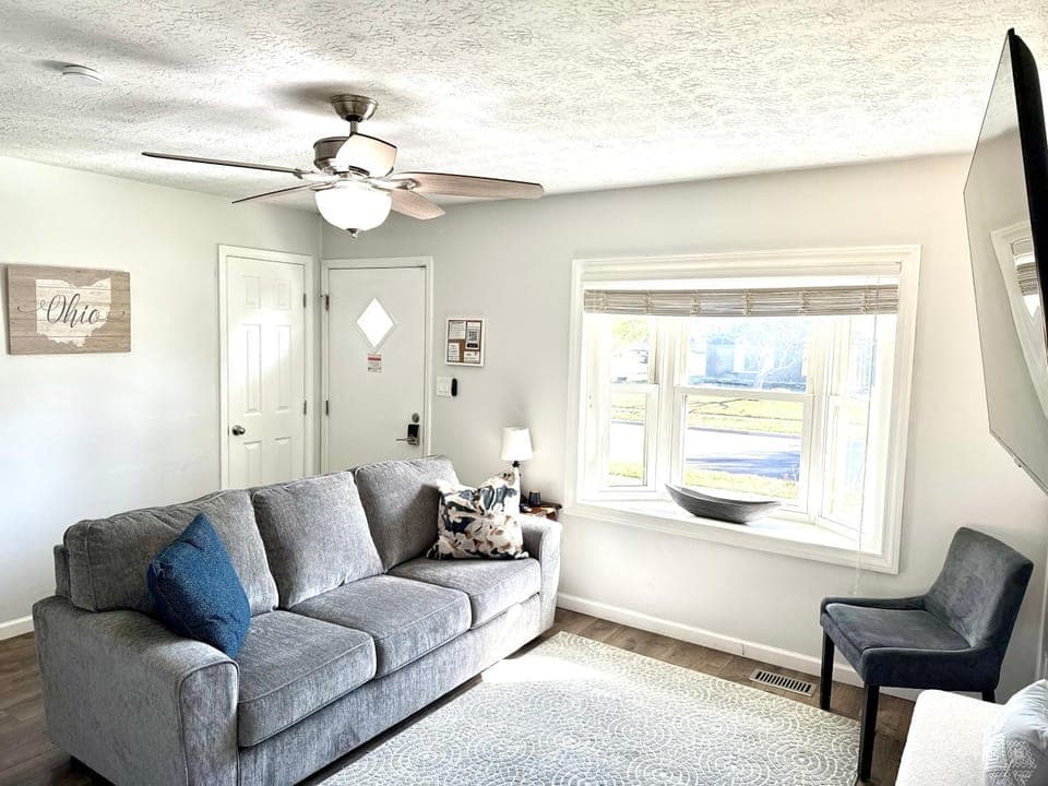 TV and multimedia, Living room, Seating area