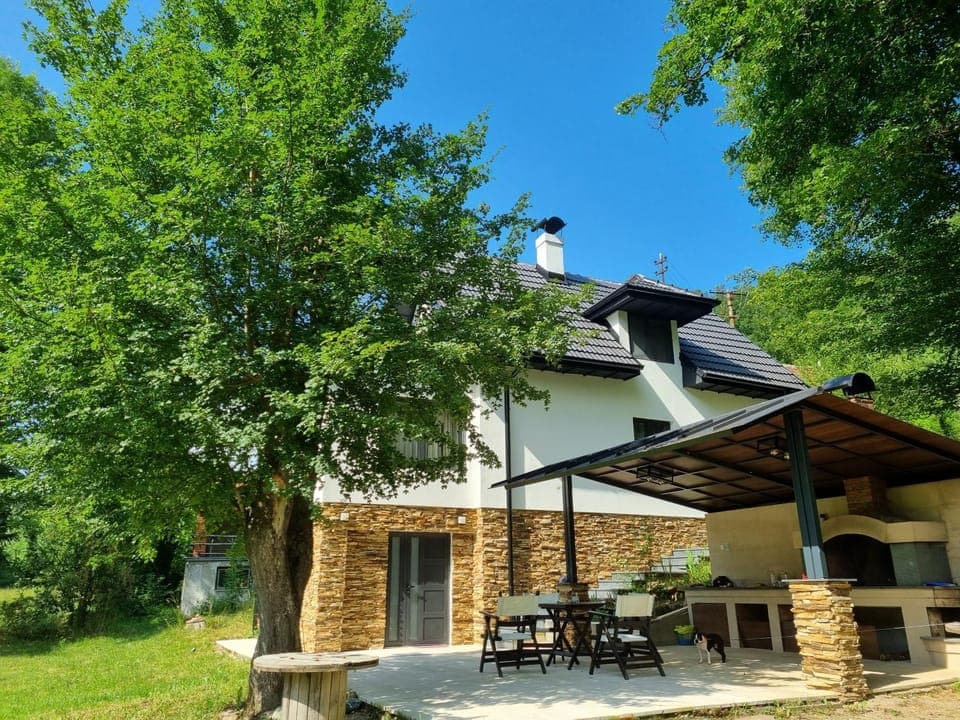 Property building, Patio, Spring, Day, Garden view