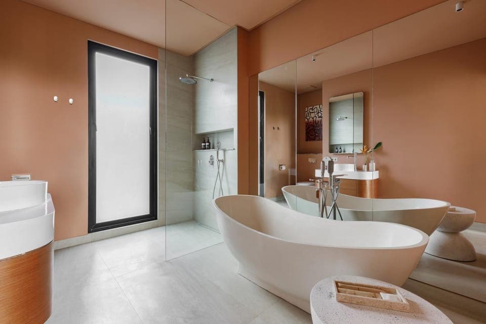 Shower, Bathroom, Bath, hair dryier