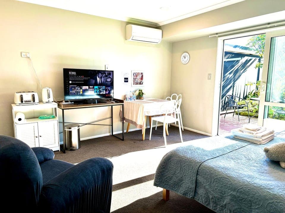 TV and multimedia, air conditioner