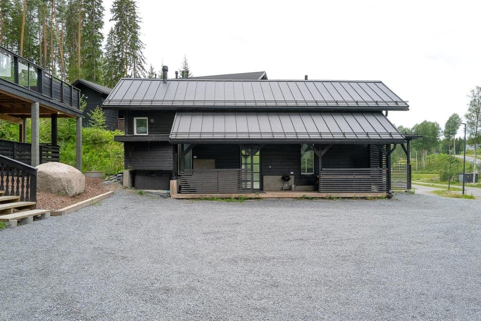 Property building, Day