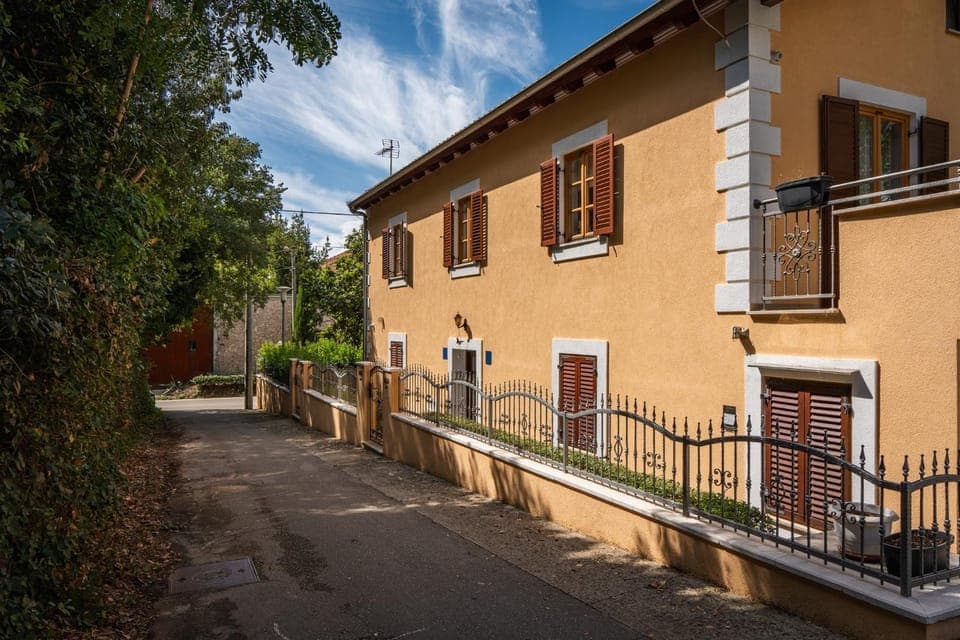 Property building, Day, Street view
