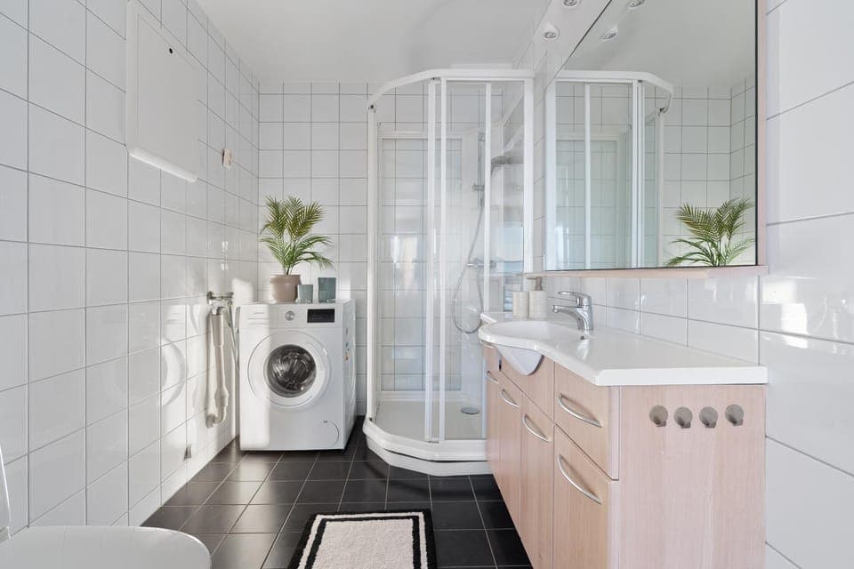 Shower, Toilet, Bathroom, washing machine